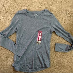 Athletic long sleeve shirt